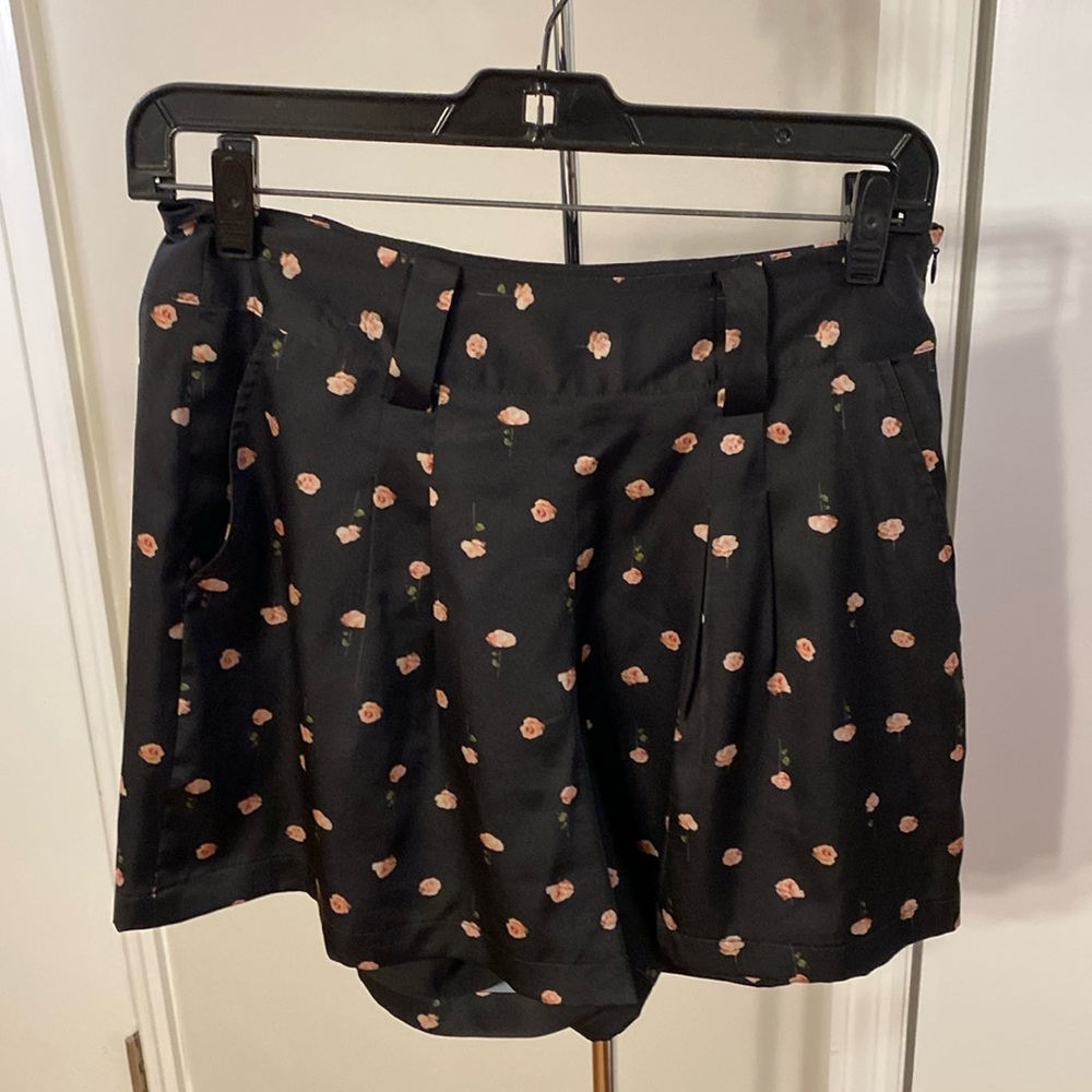 Feel The Piece Floral Shorts